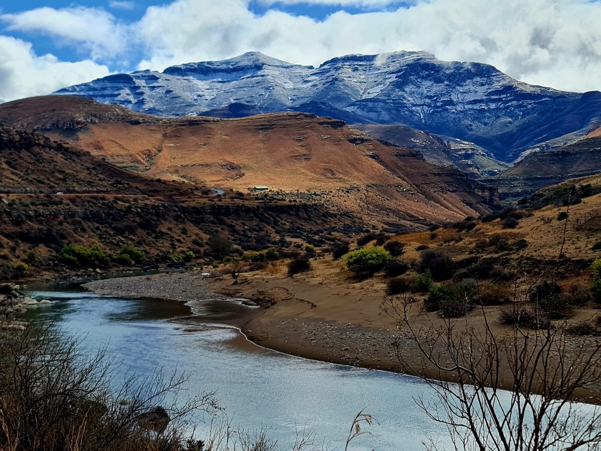 Close view of the Senqu River and its surrounding landscape